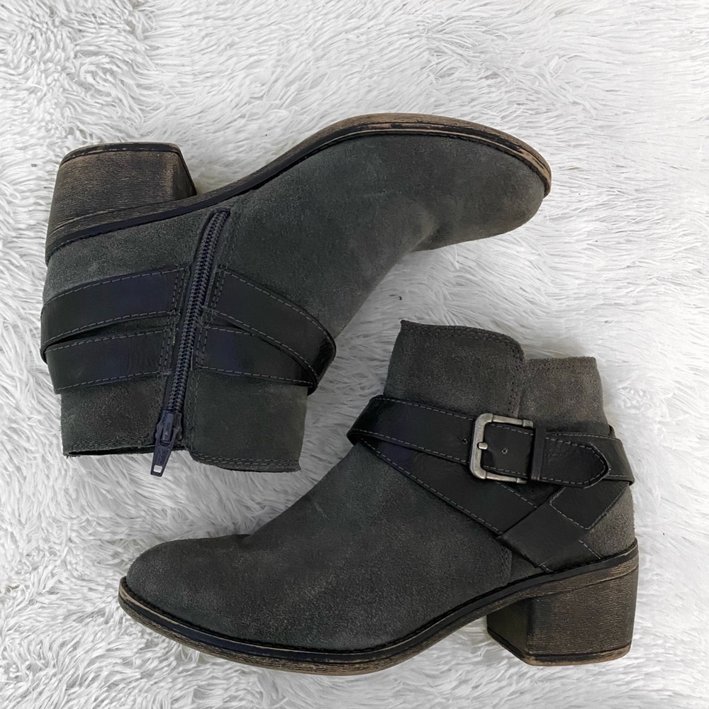 Heeled booties